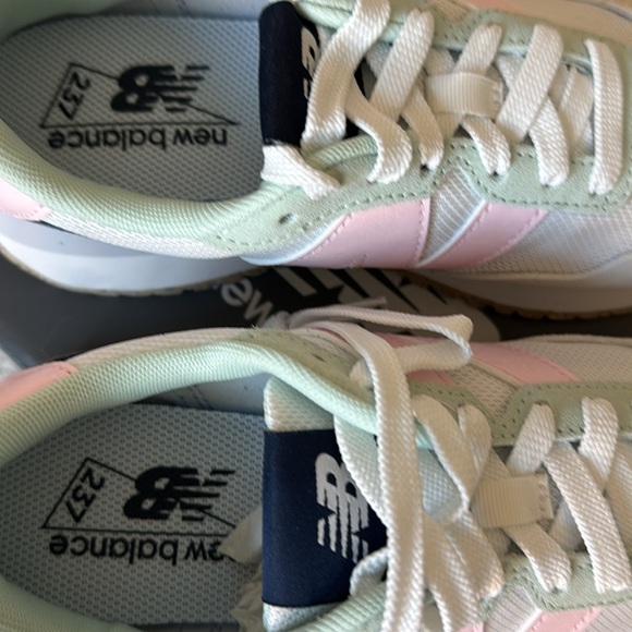 New Balance Women's 237 Retro Sneaker - Picture 12 of 16